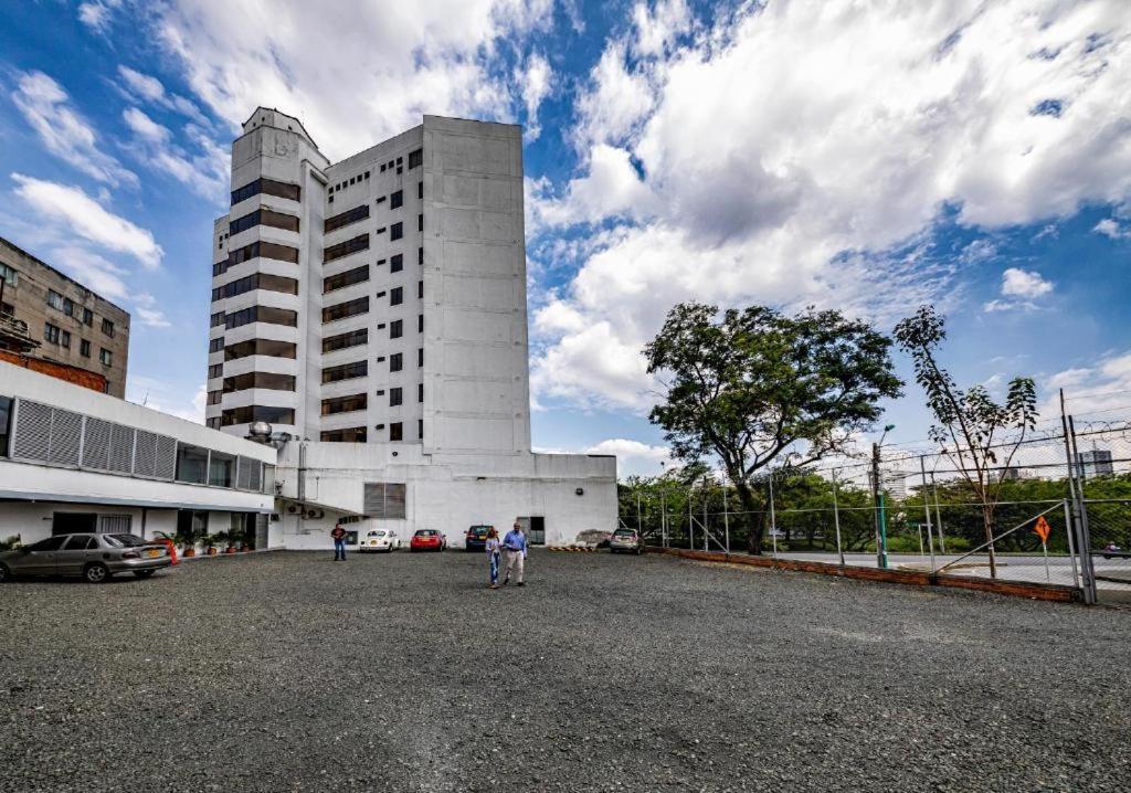 Club De Bienestar Ilar Bulevar Del Rio Cali Exteriér fotografie