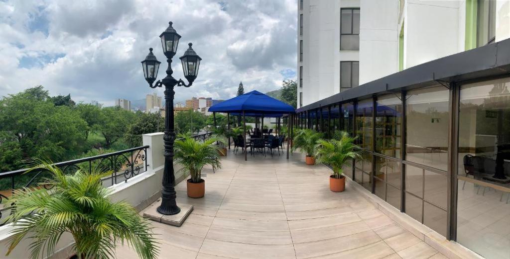 Club De Bienestar Ilar Bulevar Del Rio Cali Exteriér fotografie