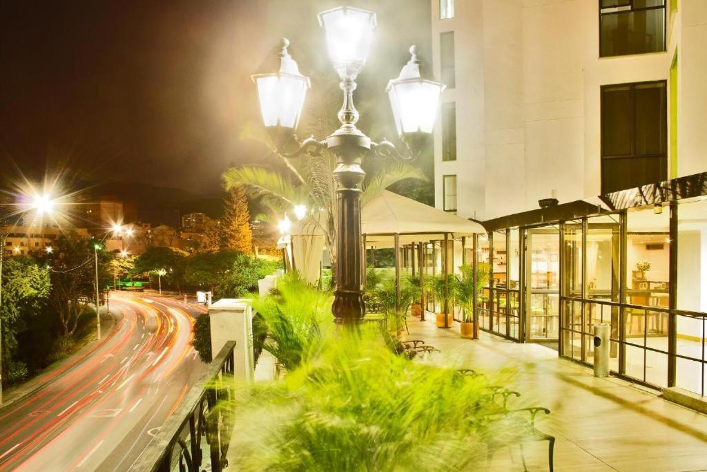 Club De Bienestar Ilar Bulevar Del Rio Cali Exteriér fotografie